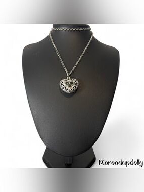 2000s Silver Heart Pendant Necklace with Grey Rhinestones